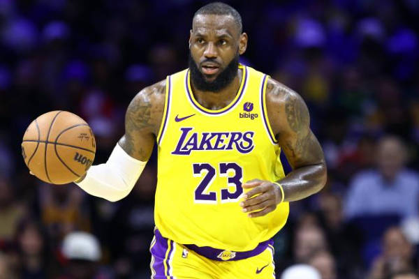勒布朗·詹姆斯以三雙紀錄繼續刷新NBA歷史